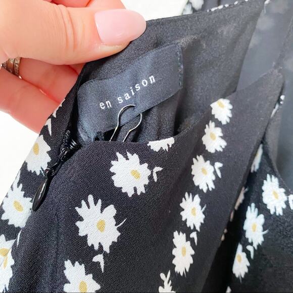 En Saison Daisy Print Cross Back Slip Dress Size Medium - Picture 8 of 10